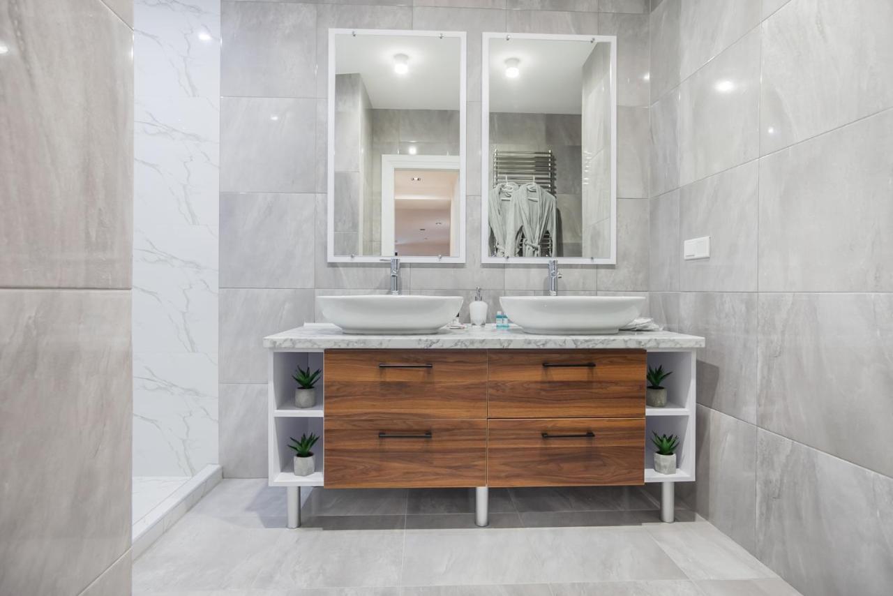Amsterdam Lviv Apartments Ngoại thất bức ảnh